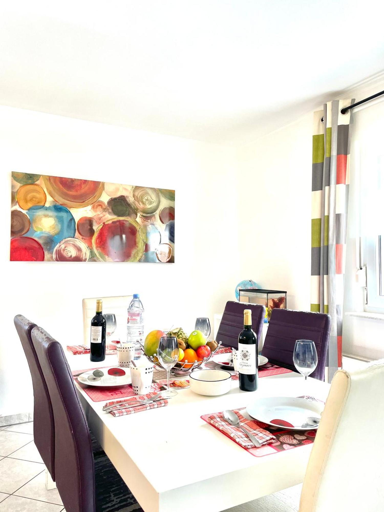 Large Room In Schuttrange Free Parking 10Mins To Airport Excellent Customer Services Kültér fotó